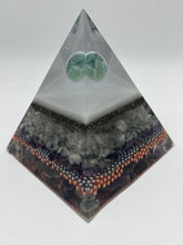 Load image into Gallery viewer, Global Glory